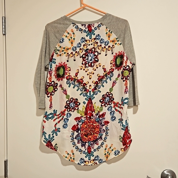 OVI Raglan sleeve hi lo top gray and jewel pattern sz.S EUC - Picture 2 of 7